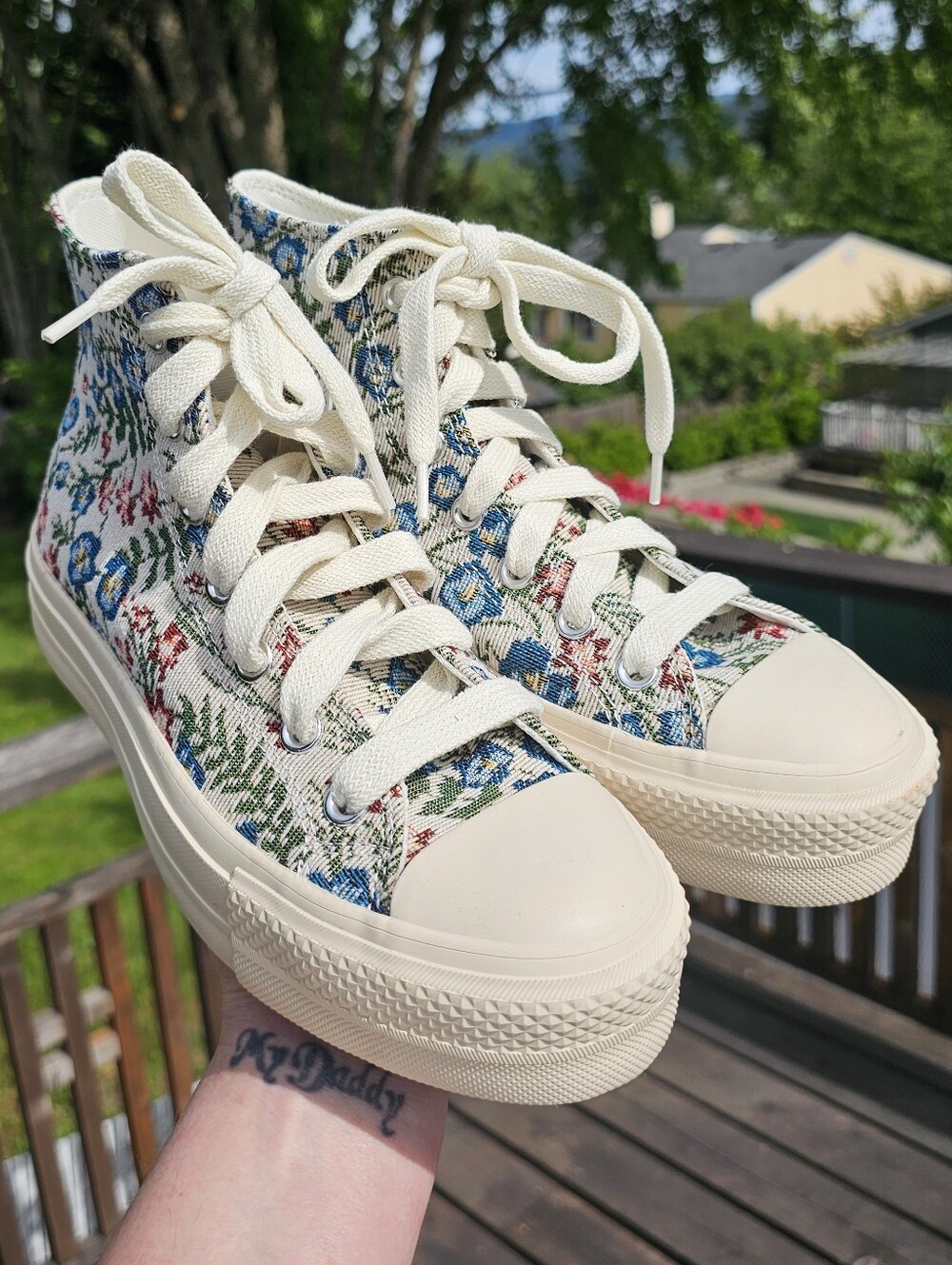 Converse Chuck Taylor All Star Lift Platform Floral Tapestry High-Top Sneakers - Picture 3 of 11